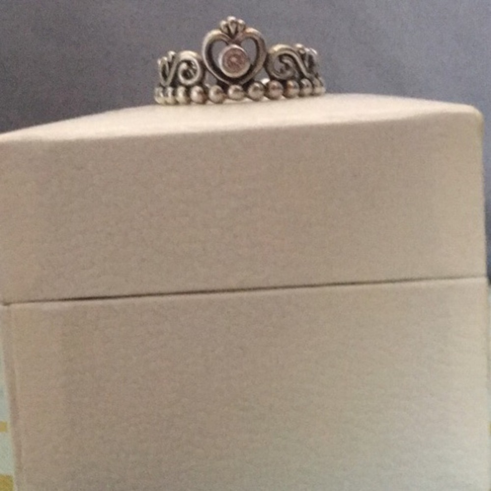 🚨 Crown Ring - Picture 3 of 6